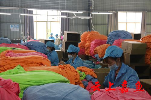 吉扬日用品公司 日夜赶制订单，全力拓展外汇市场